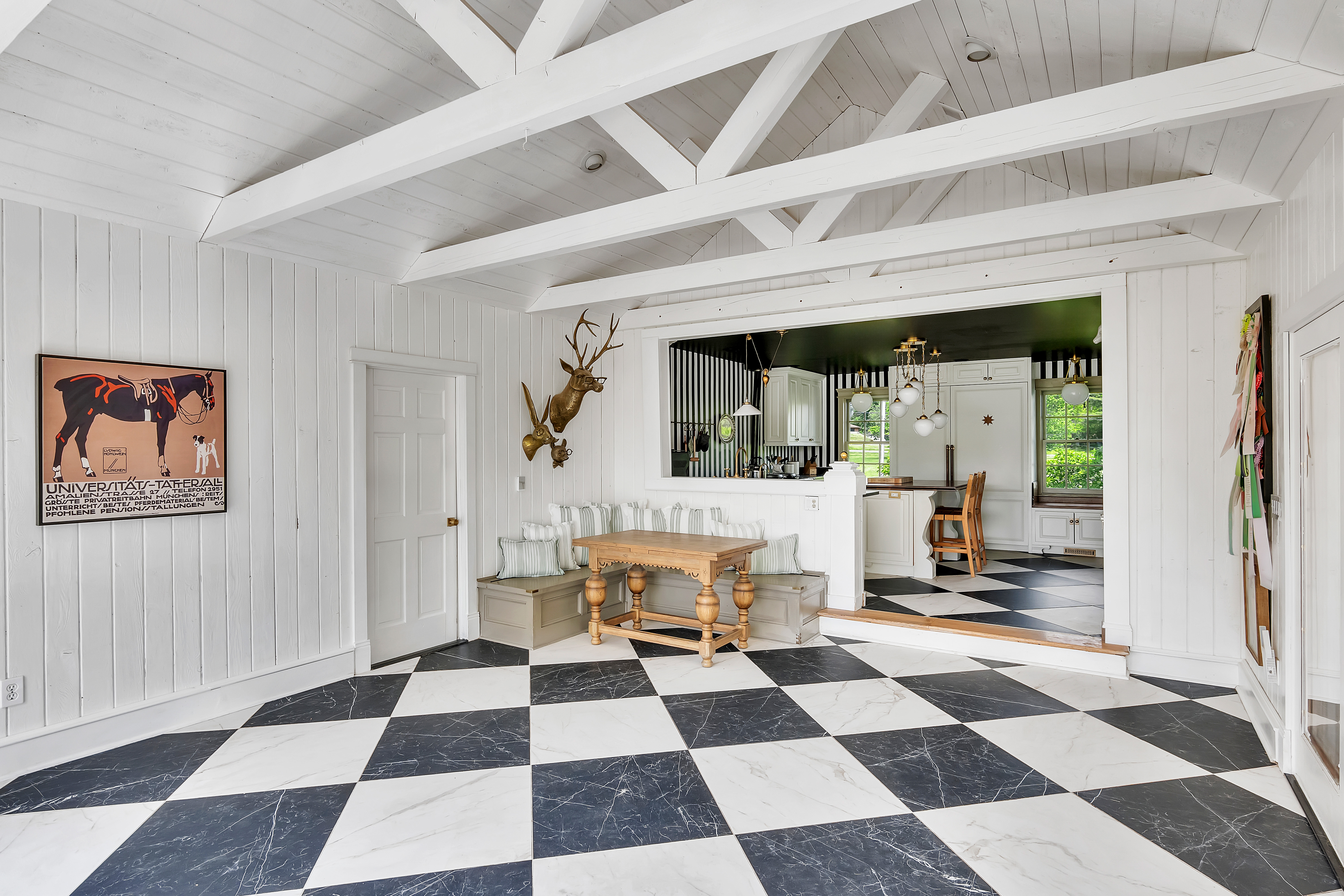  Equestrian Estate on 7 Acres - 物件實景