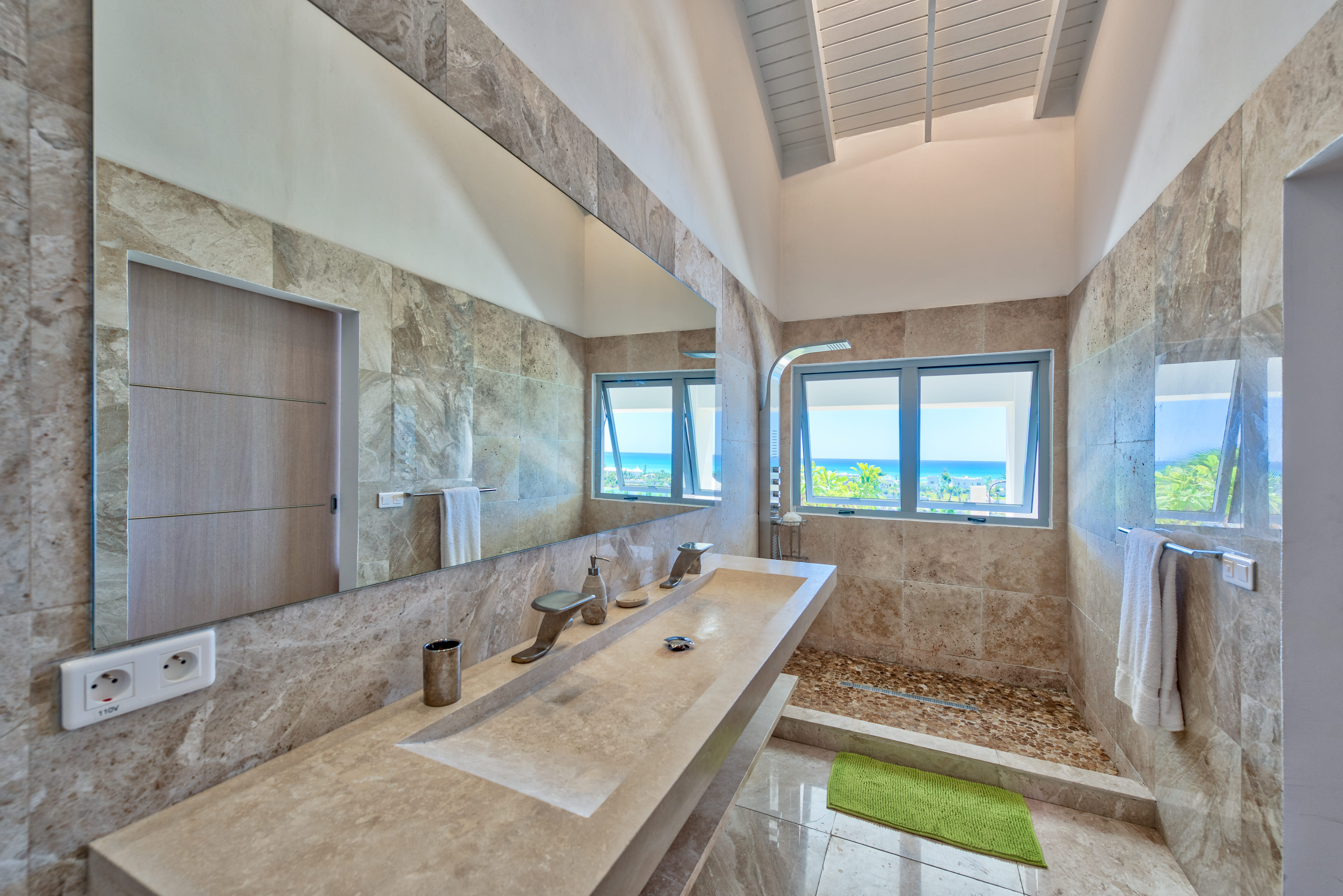  5 Bedroom Terres Basses Estate - 物件實景