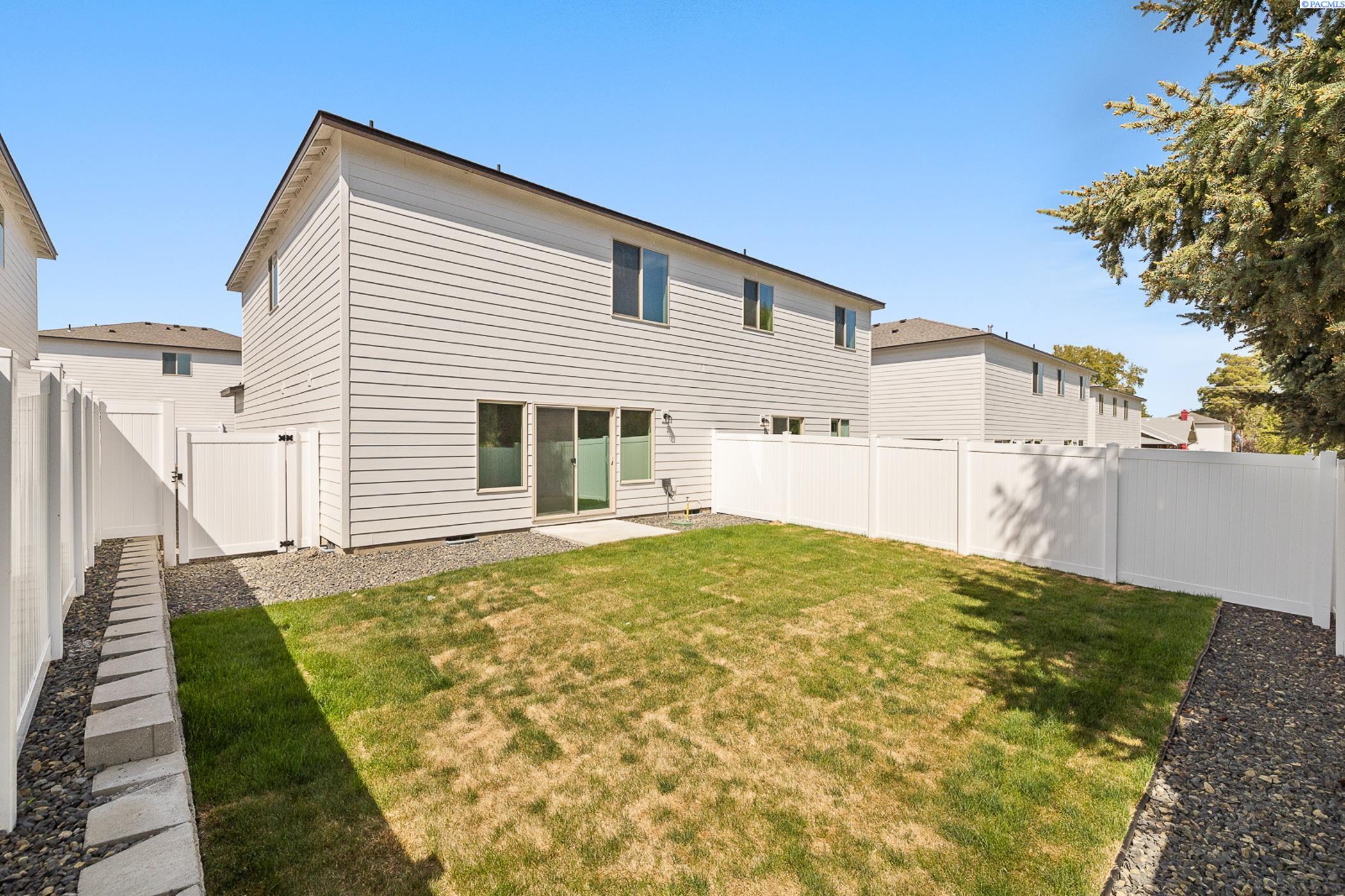 Kennewick, Washington, 99337, United States, 6 Bedrooms Bedrooms, ,Residential,For Sale,1941578