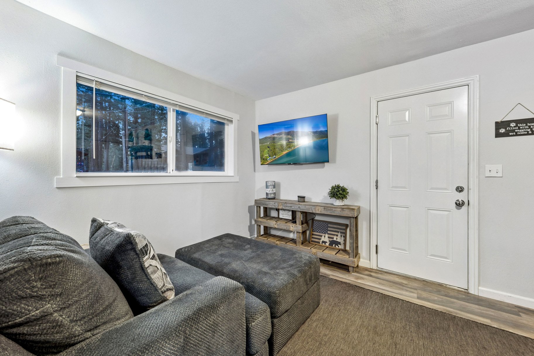 Move-In Ready 4 Bedroom Beauty  2022 Remodel  Fenced Yard, Forest Setting - 物件實景