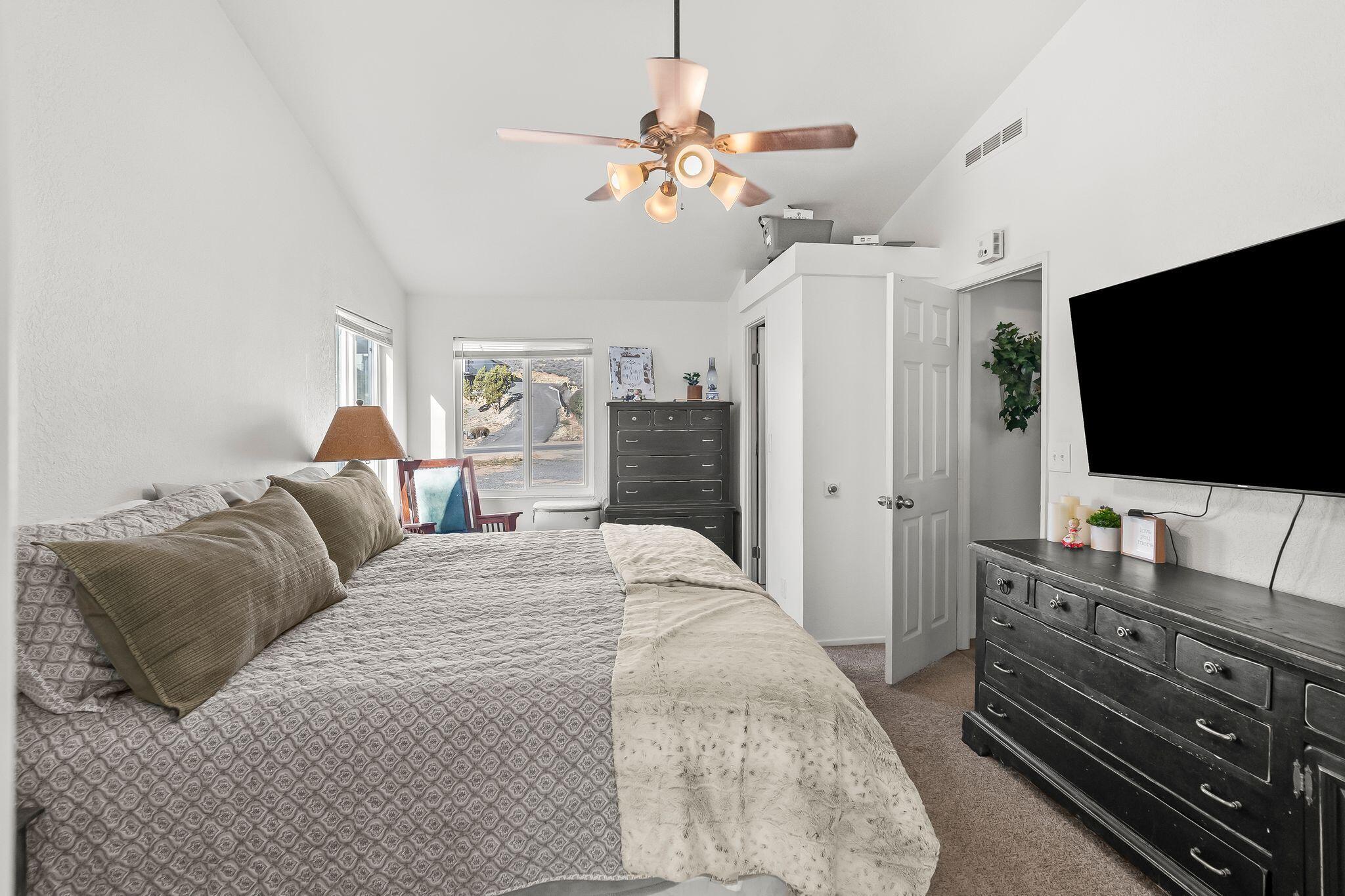 St George, Utah, 84770, United States, 6 Bedrooms Bedrooms, ,3 BathroomsBathrooms,Residential,For Sale,2005357