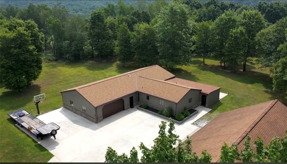 Oakland Twp, Pennsylvania, 16025, United States, 4 Bedrooms Bedrooms, ,4 BathroomsBathrooms,Residential,For Sale,1912471