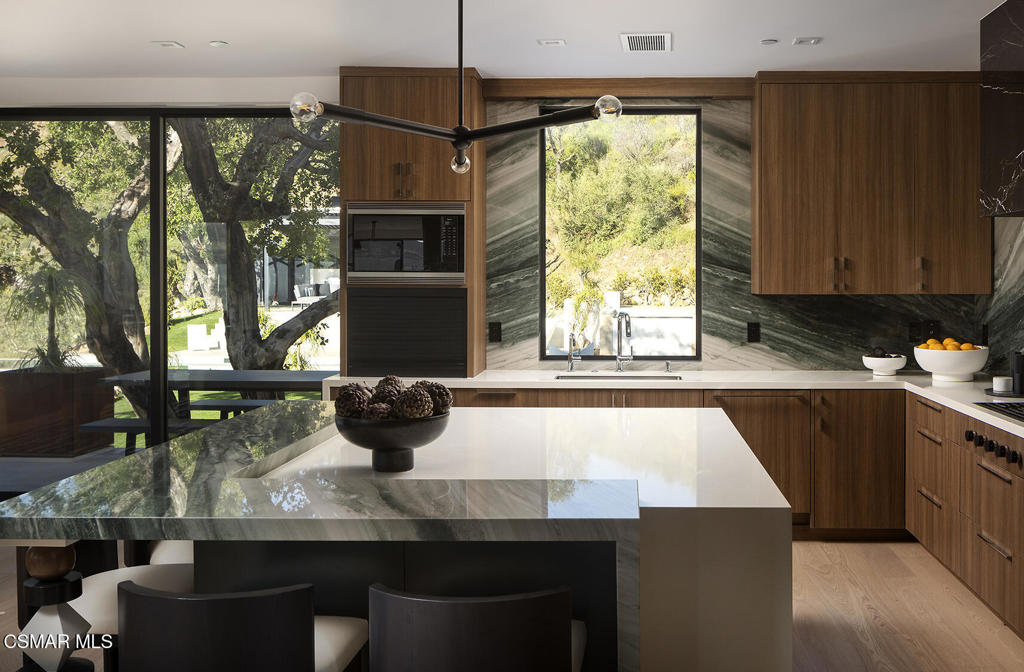 Malibu, California, 90265, United States, 4 Bedrooms Bedrooms, ,3 BathroomsBathrooms,Residential,For Sale,1732105