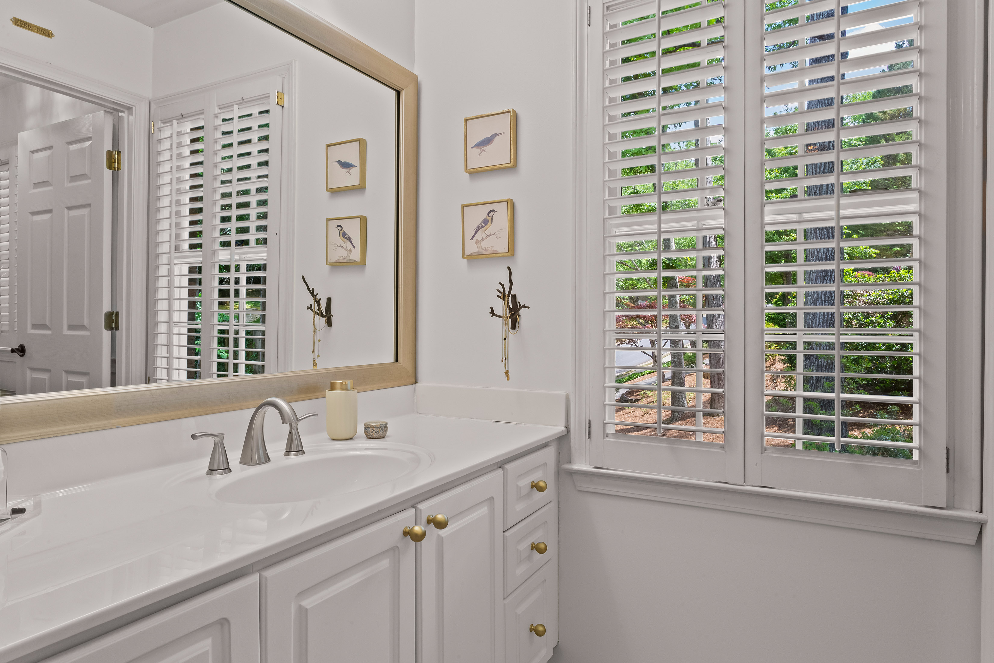  Timeless Elegance in Roswell