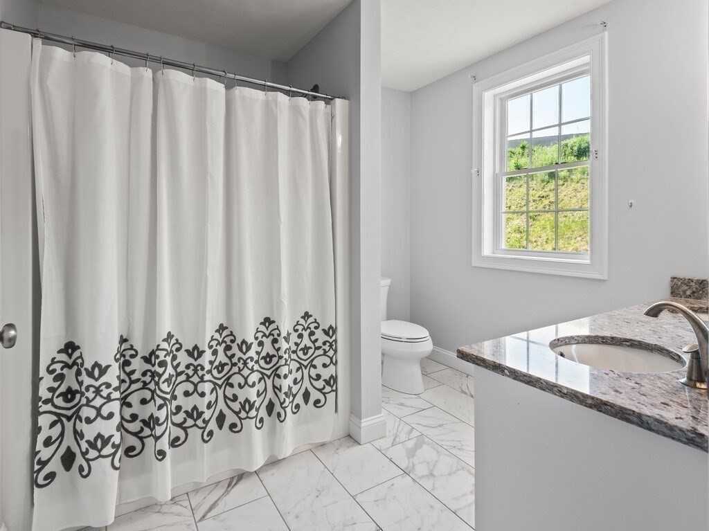Sutton, Massachusetts, 01590, United States, 2 Bedrooms Bedrooms, ,3 BathroomsBathrooms,Residential,For Sale,1942823