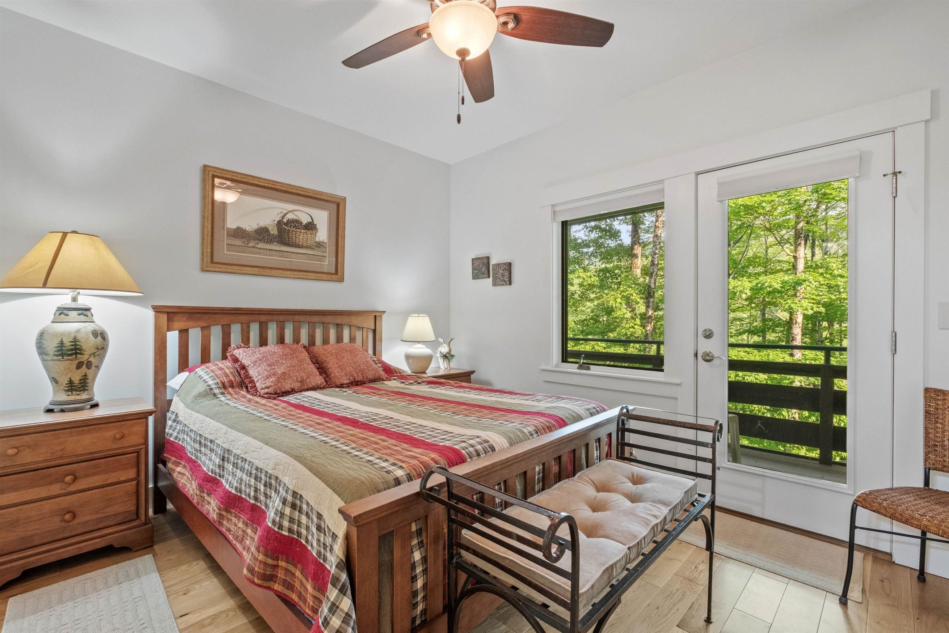 Lincoln, New Hampshire, 03251, United States, 5 Bedrooms Bedrooms, ,3 BathroomsBathrooms,Residential,For Sale,1981884