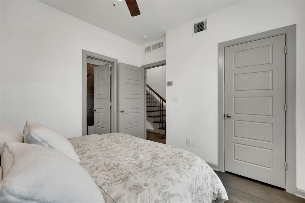 Dallas, Texas, 75212, United States, 3 Bedrooms Bedrooms, ,4 BathroomsBathrooms,Residential,For Sale,1897379