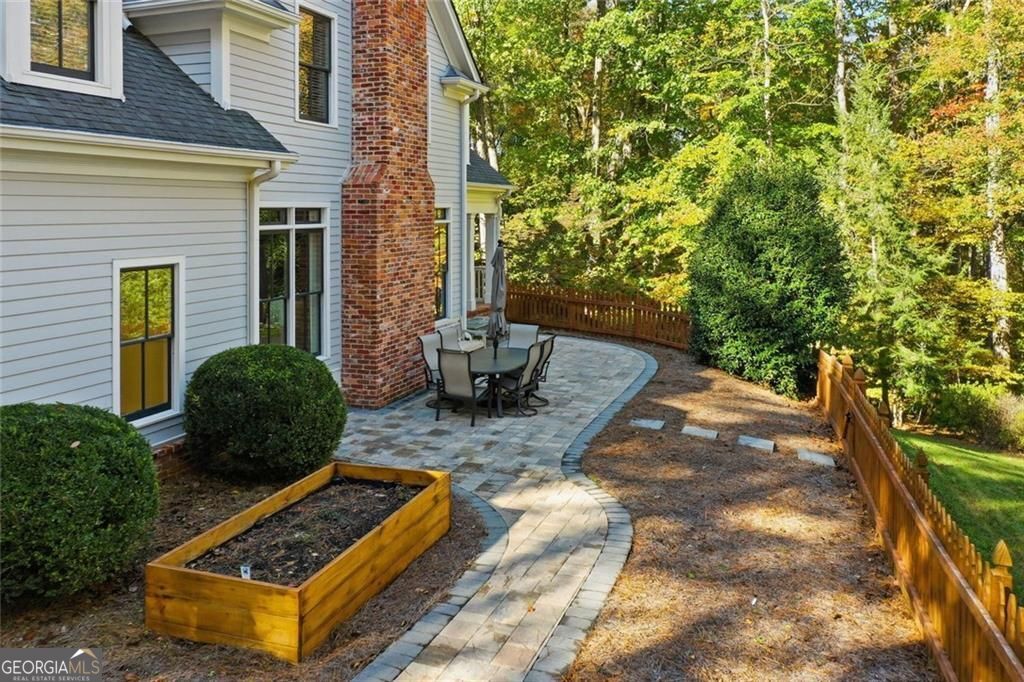 Kennesaw, Georgia, 30152, United States, 5 Bedrooms Bedrooms, ,3 BathroomsBathrooms,Residential,For Sale,1988783