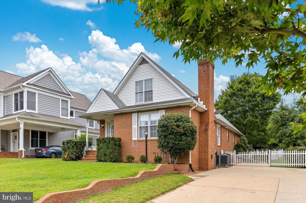 Fredericksburg, Virginia, 22401, United States, 3 Bedrooms Bedrooms, ,3 BathroomsBathrooms,Residential,For Sale,1903786