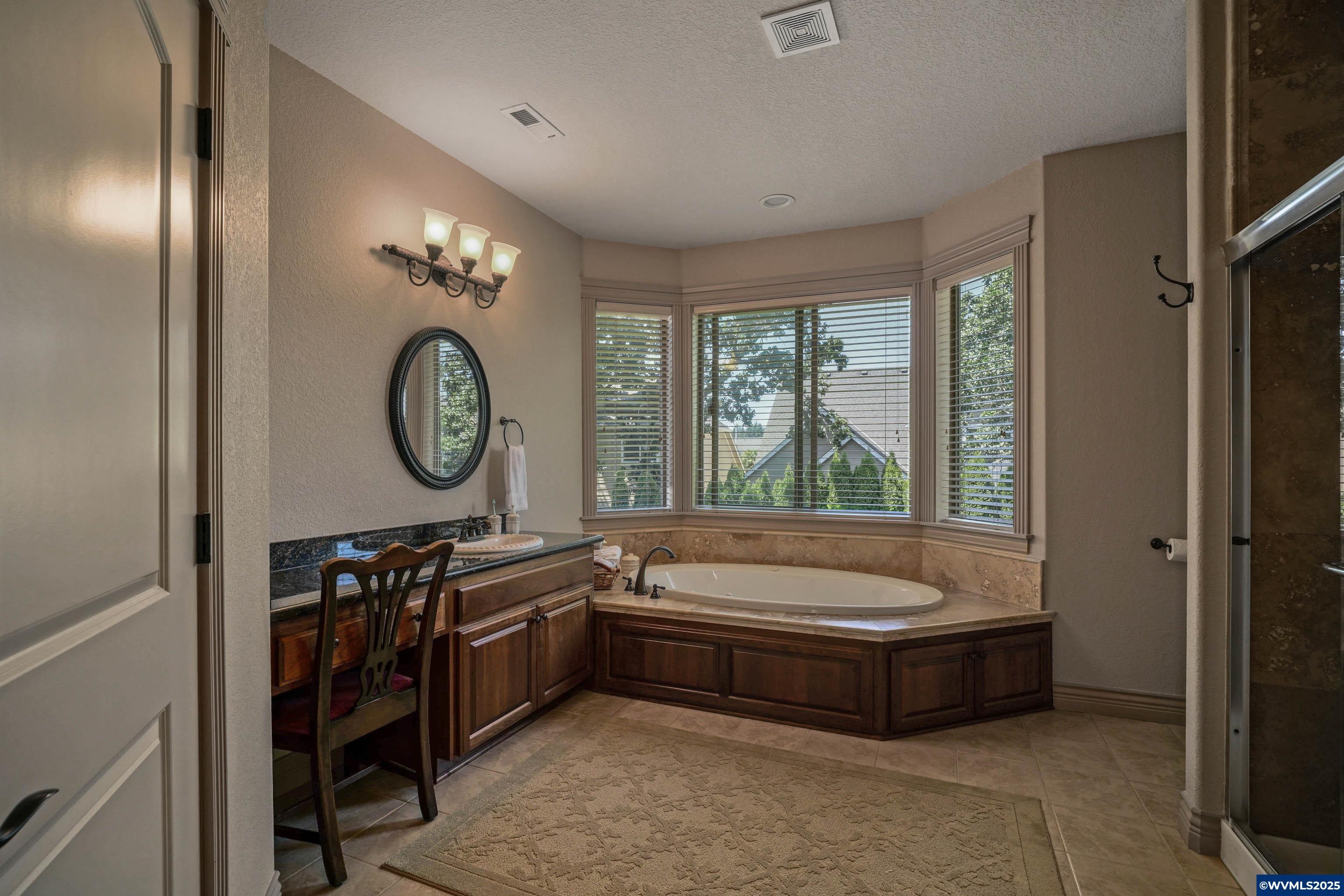 Salem, Oregon, 97306, United States, 4 Bedrooms Bedrooms, ,4 BathroomsBathrooms,Residential,For Sale,1857548