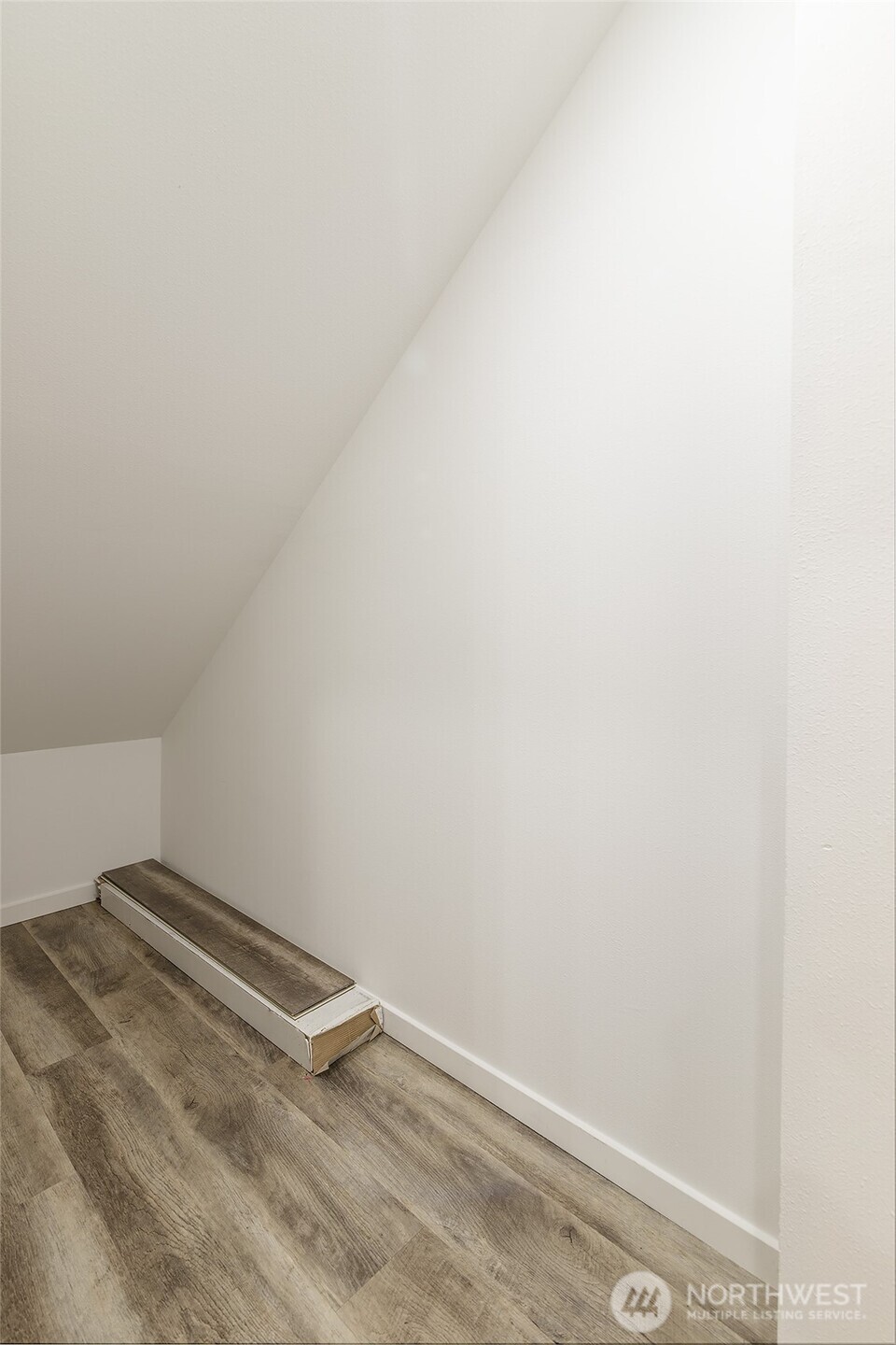 Seattle, Washington, 98103, United States, 2 Bedrooms Bedrooms, ,1 BathroomBathrooms,Residential,For Sale,1991095