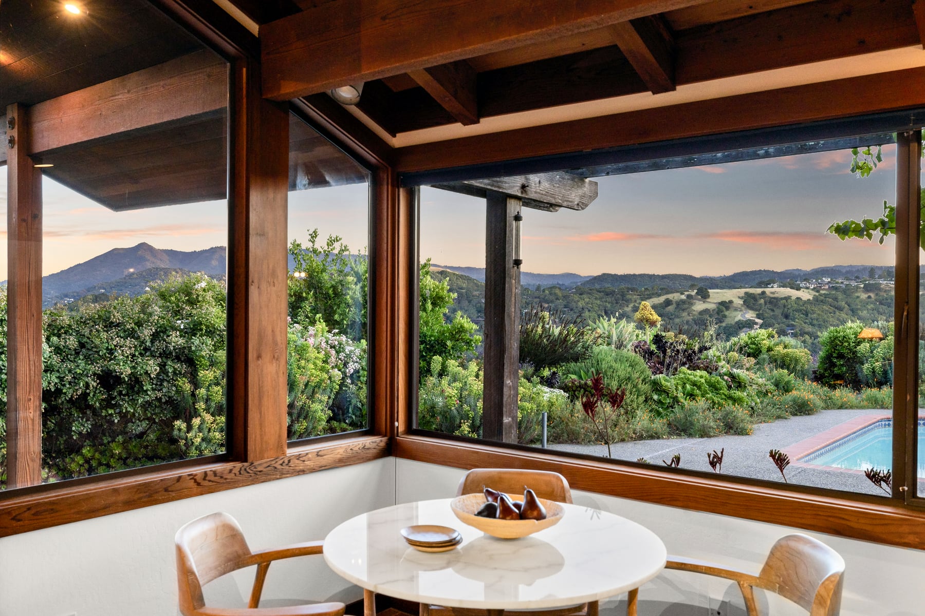  Secluded San Anselmo Estate With 270 Degree Panoramic Views On Almost Four Acres - 物件實景