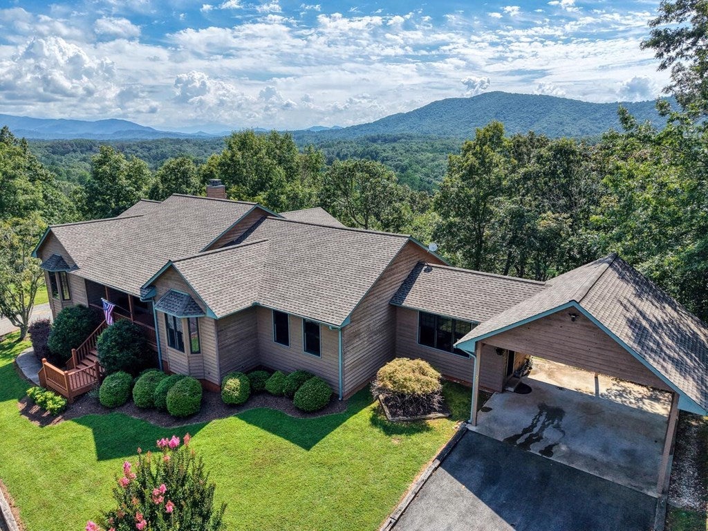 Murphy, North Carolina, 28906, United States, 3 Bedrooms Bedrooms, ,2 BathroomsBathrooms,Residential,For Sale,1926977