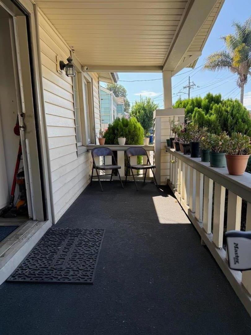 Hayward, California, 94541, United States, 2 Bedrooms Bedrooms, ,1 BathroomBathrooms,Residential,For Sale,1944993