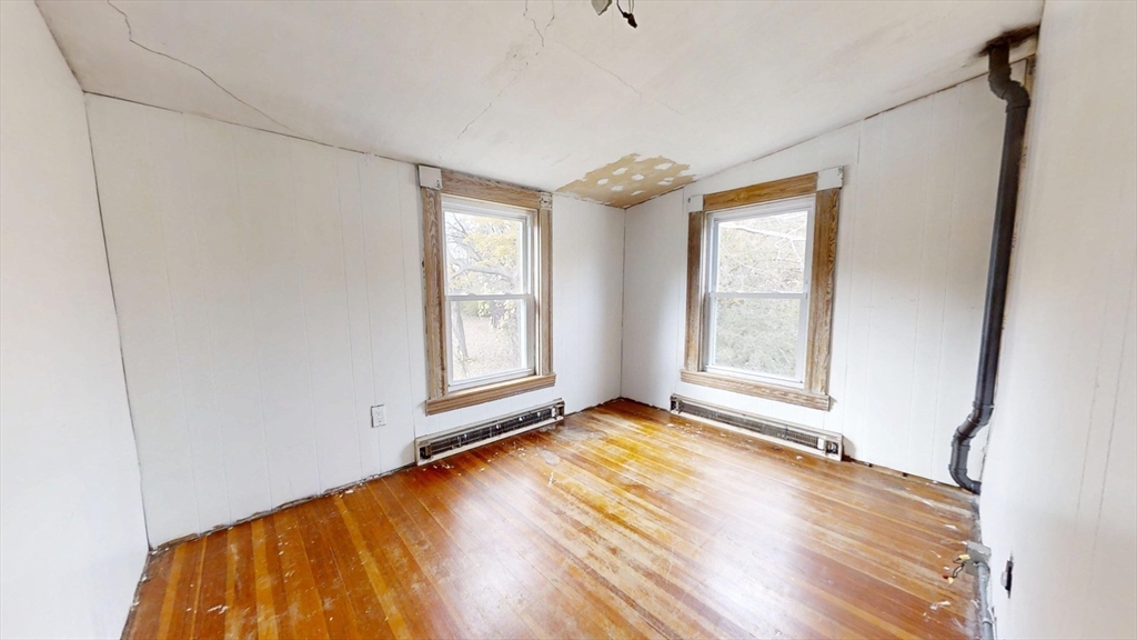 Needham, Massachusetts, 02492, United States, 3 Bedrooms Bedrooms, ,2 BathroomsBathrooms,Residential,For Sale,1988292