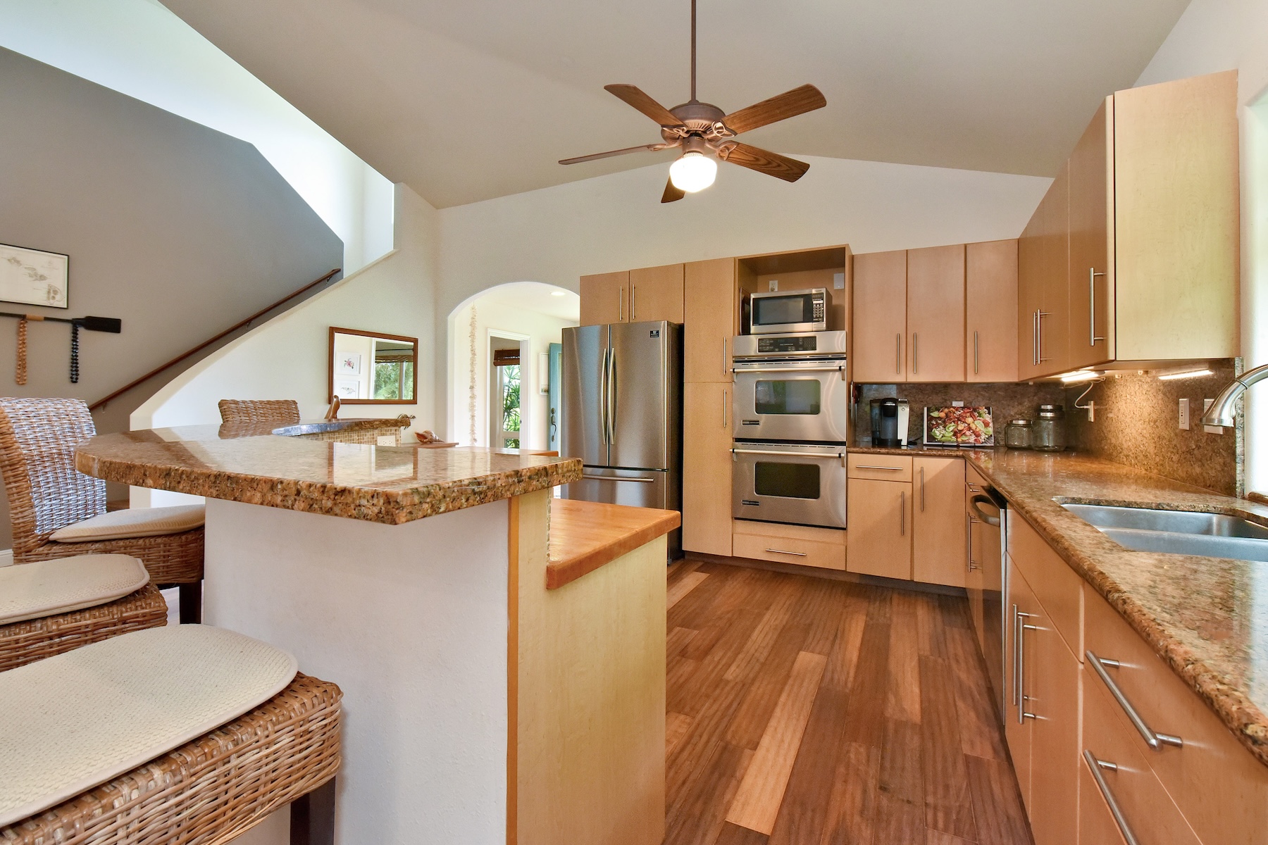  Fantastic ocean and island views from spacious two-story home - 物件實景