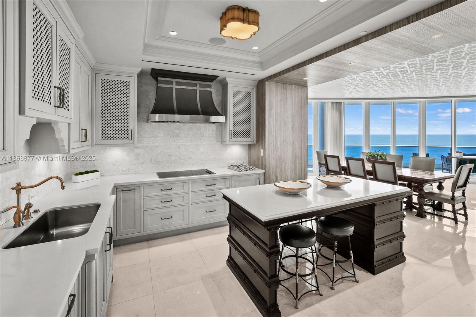 Miami Beach, Florida, 33140, United States, 3 Bedrooms Bedrooms, ,4 BathroomsBathrooms,Residential,For Sale,1934694