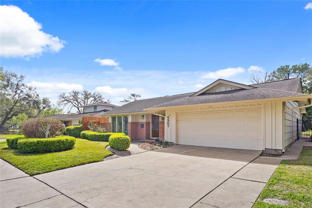 Houston, Texas, 77096, United States, 3 Bedrooms Bedrooms, ,3 BathroomsBathrooms,Residential,For Sale,1857598
