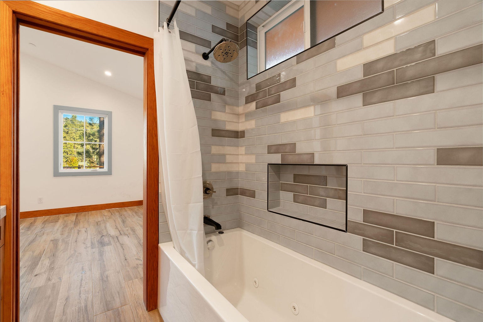 Idyllwild, California, 92549, United States, 3 Bedrooms Bedrooms, ,2 BathroomsBathrooms,Residential,For Sale,1974453