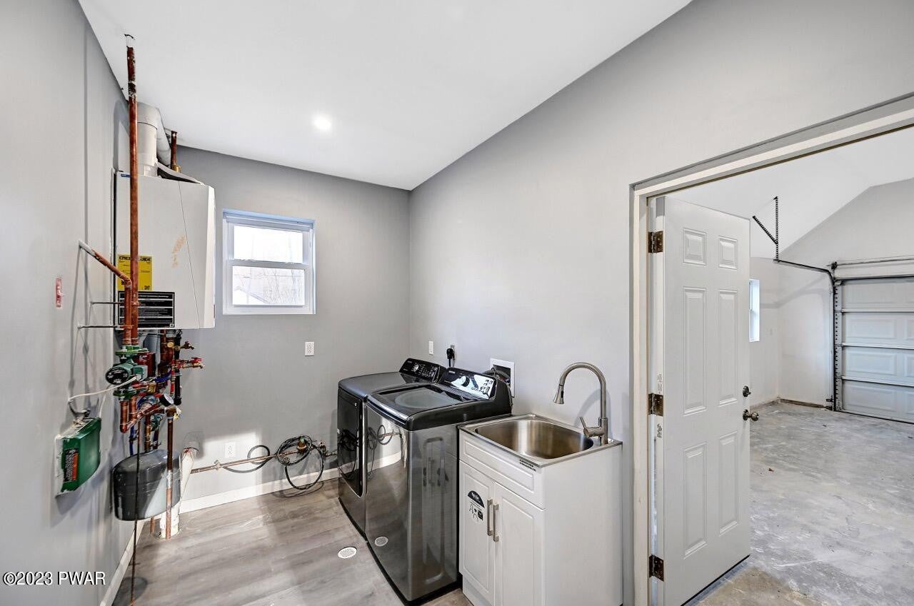 Lords Valley, Pennsylvania, 18428, United States, 4 Bedrooms Bedrooms, ,3 BathroomsBathrooms,Residential,For Sale,1923222