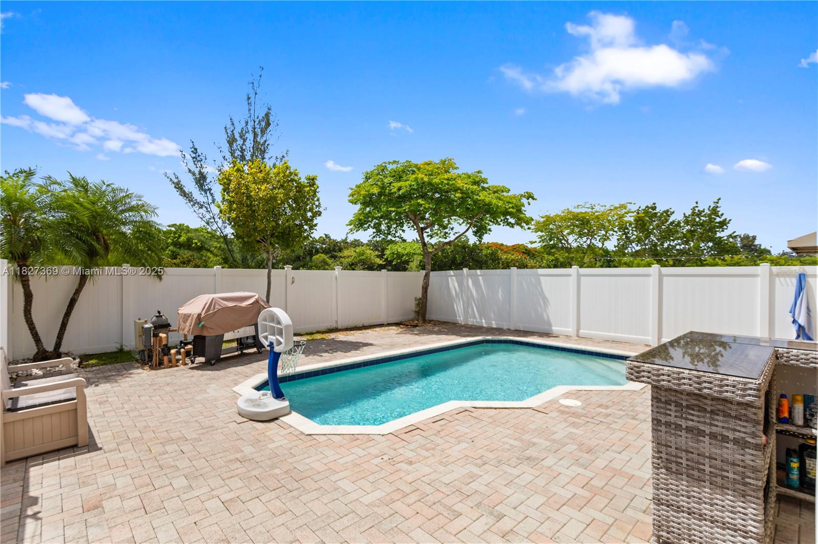 Miami, Florida, 33179, United States, 3 Bedrooms Bedrooms, ,3 BathroomsBathrooms,Residential,For Sale,1868662