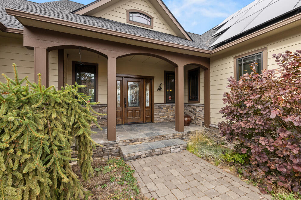 Klamath Falls, Oregon, 97601, United States, 4 Bedrooms Bedrooms, ,3 BathroomsBathrooms,Residential,For Sale,1987766