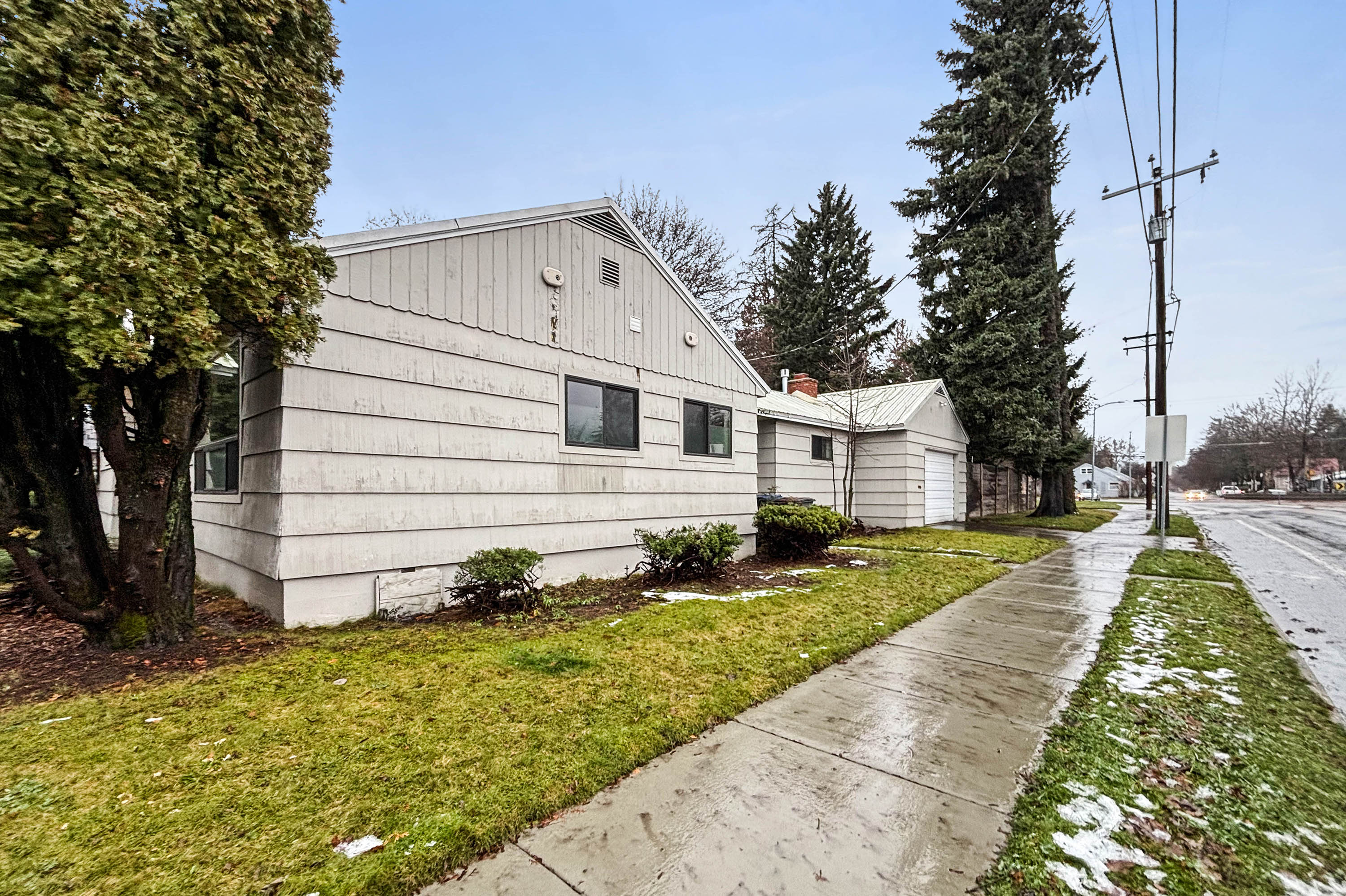 Sandpoint, Idaho, 83864, United States, 3 Bedrooms Bedrooms, ,2 BathroomsBathrooms,Residential,For Sale,2005547