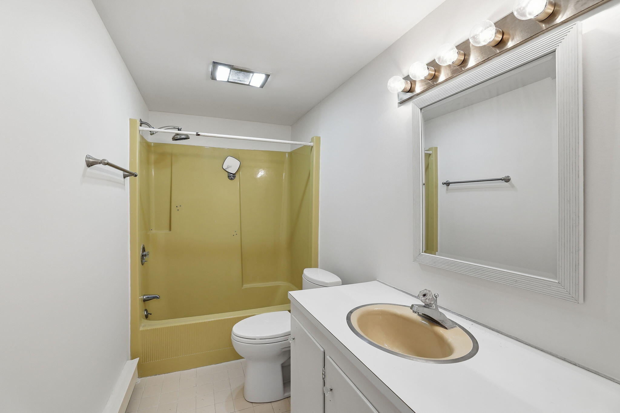  374 Davisville Road UNIT B4 - 物件實景