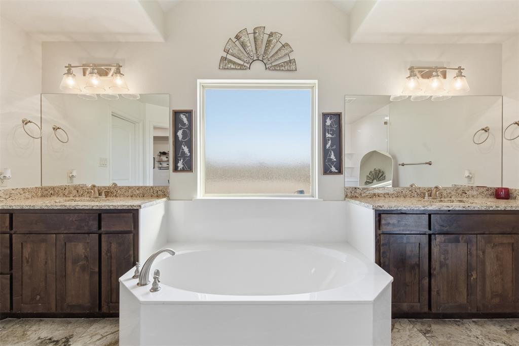 Grandview, Texas, 76050, United States, 4 Bedrooms Bedrooms, ,3 BathroomsBathrooms,Residential,For Sale,1991534