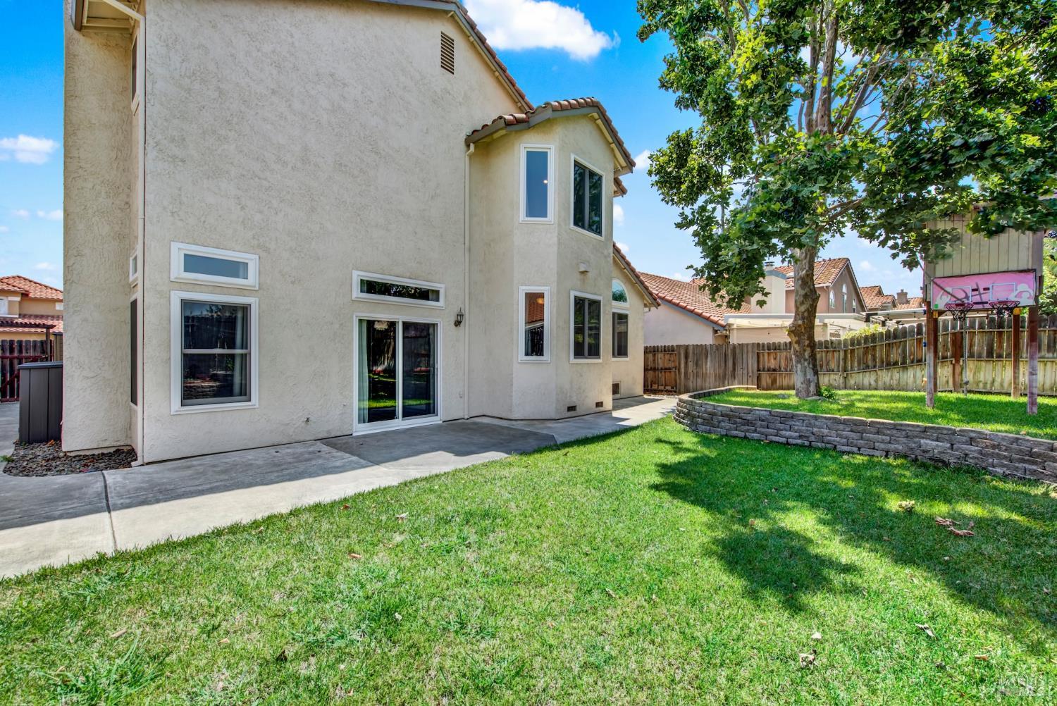 Vacaville, California, 95687, United States, 4 Bedrooms Bedrooms, ,3 BathroomsBathrooms,Residential,For Sale,1856071