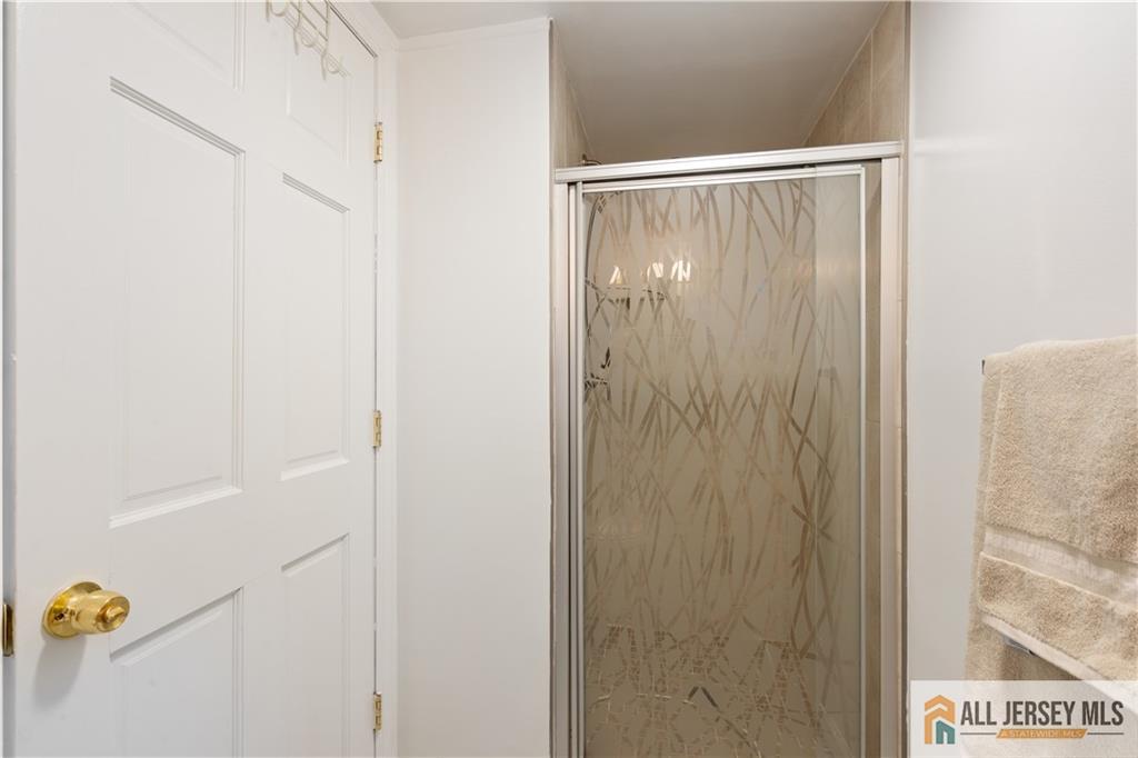 Piscataway, New Jersey, 08854, United States, 3 Bedrooms Bedrooms, ,2 BathroomsBathrooms,Residential,For Sale,1940160