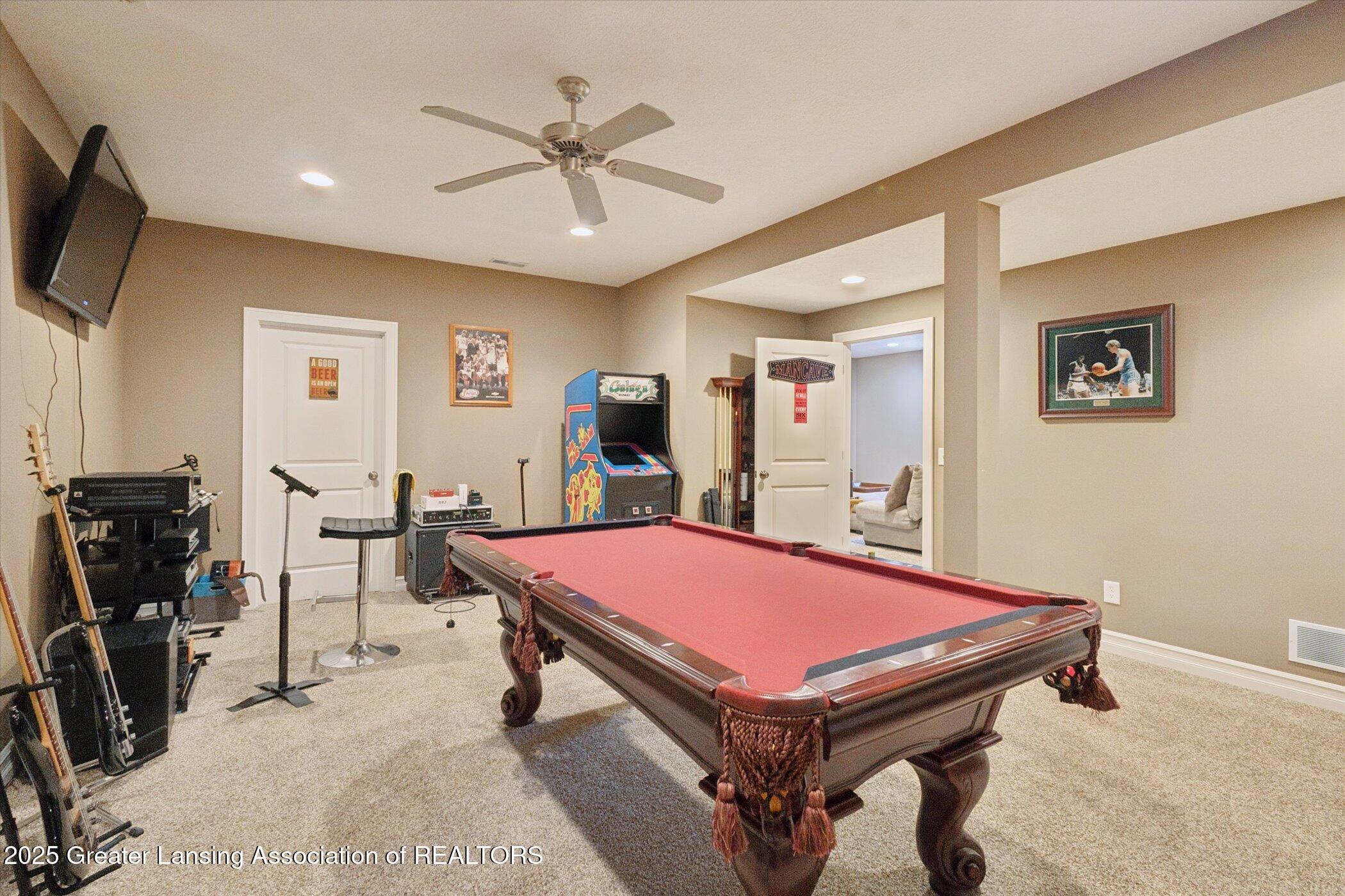 Okemos, Michigan, 48864, United States, 4 Bedrooms Bedrooms, ,4 BathroomsBathrooms,Residential,For Sale,1992112