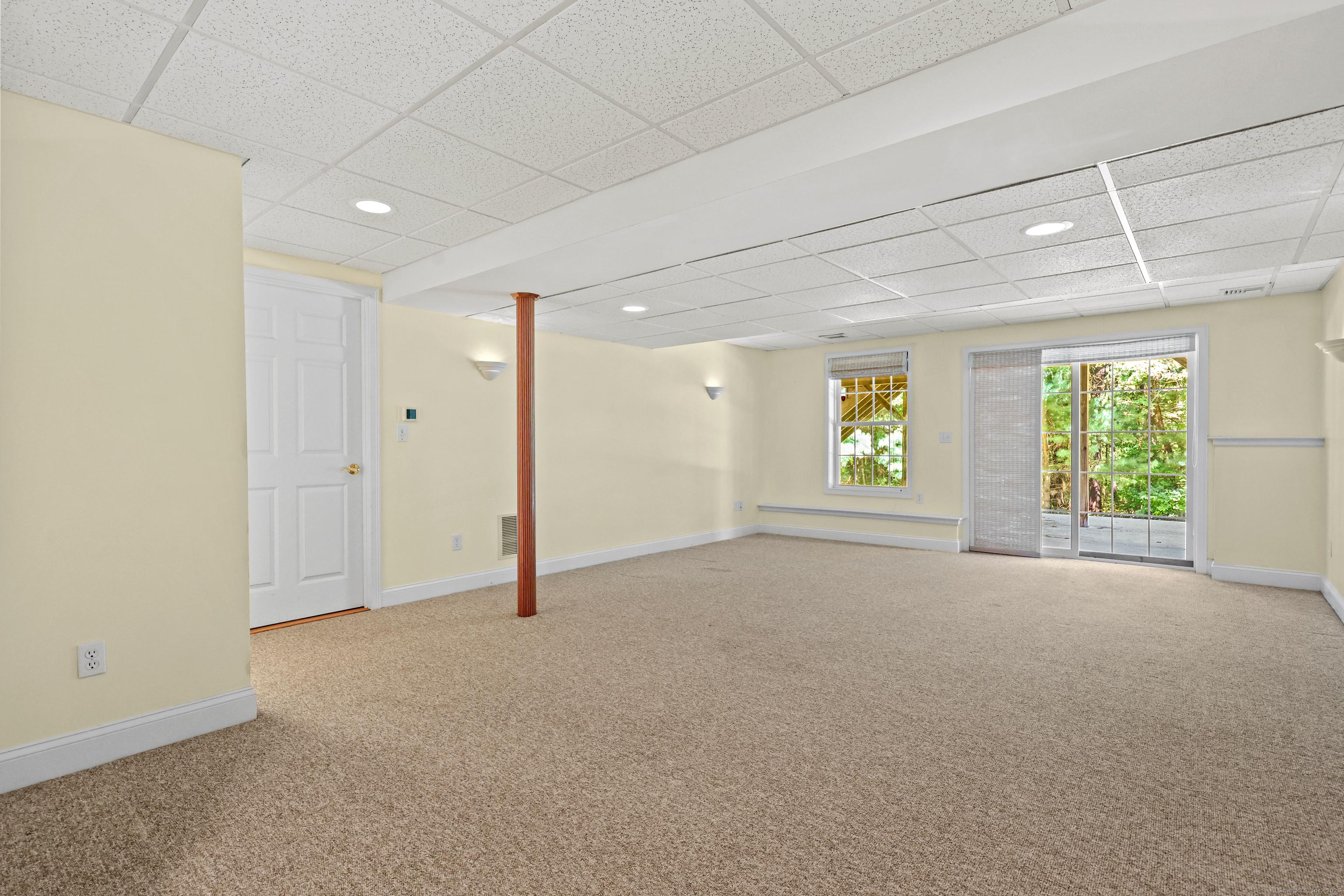 Colchester, Connecticut, 06415, United States, 2 Bedrooms Bedrooms, ,3 BathroomsBathrooms,Residential,For Sale,1943556
