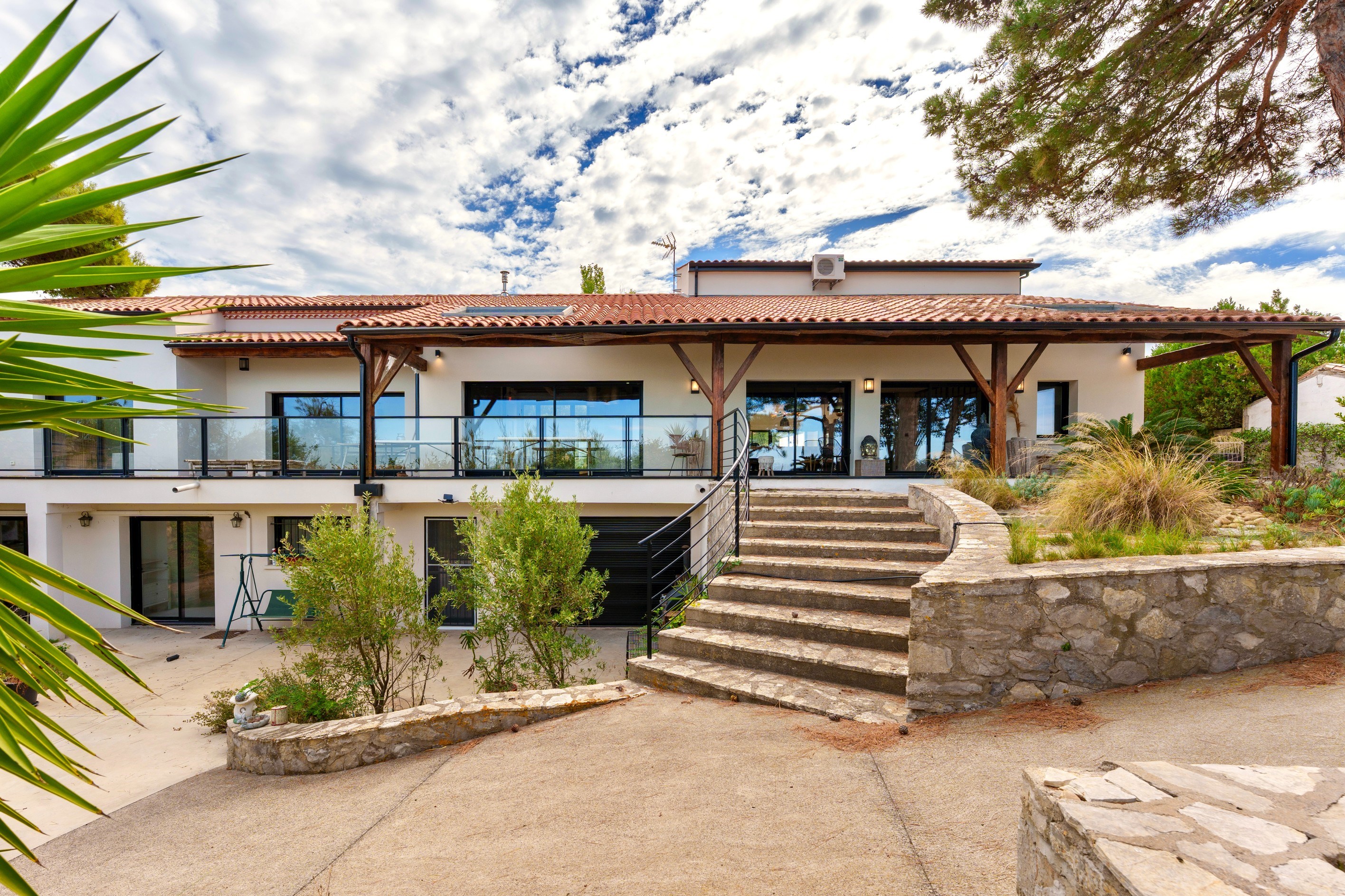  Stunning views of the Thau Lagoon_ Contemporary home with private access to the… - 物件實景