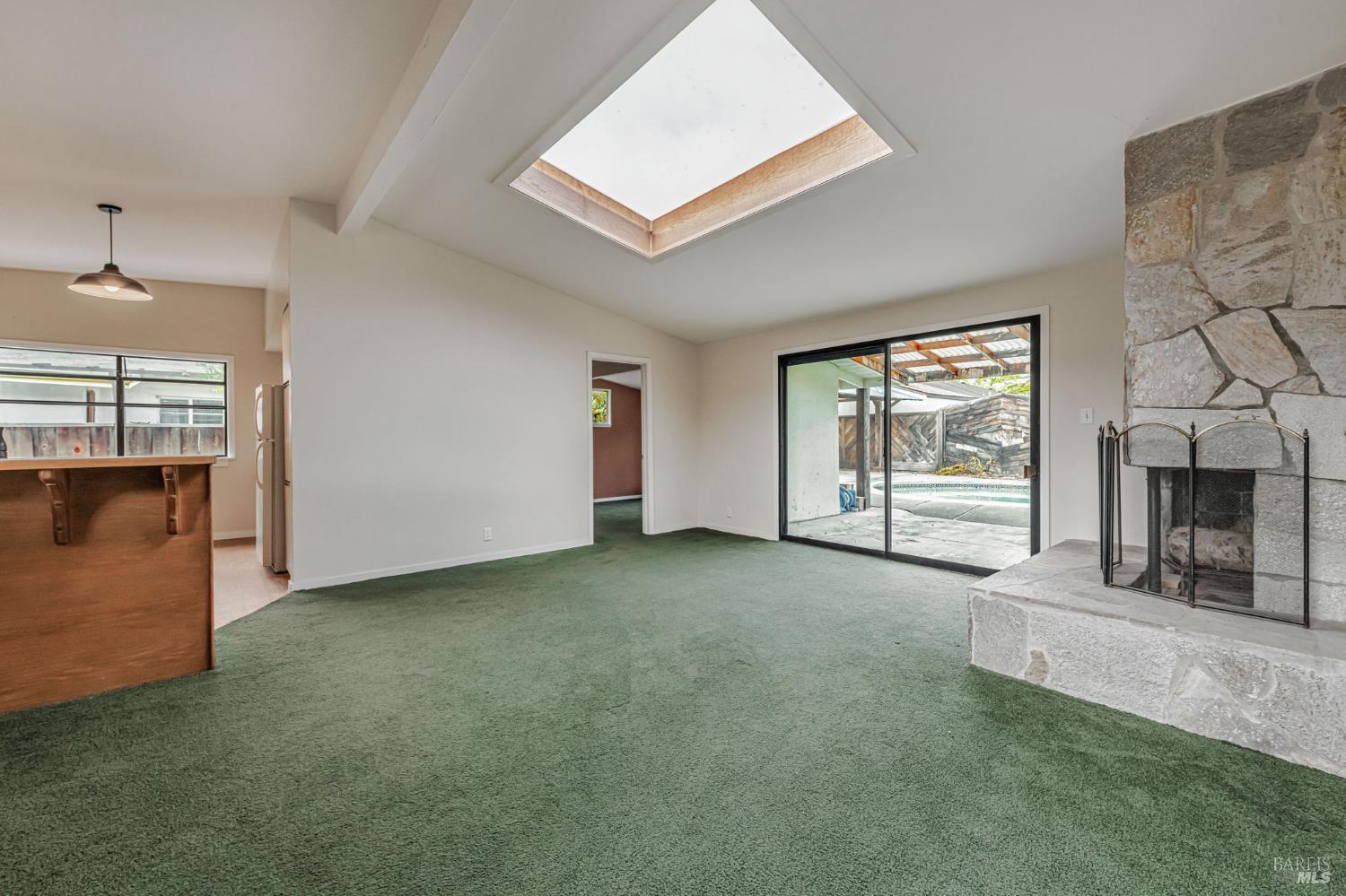San Rafael, California, 94903, United States, 4 Bedrooms Bedrooms, ,2 BathroomsBathrooms,Residential,For Sale,1939619