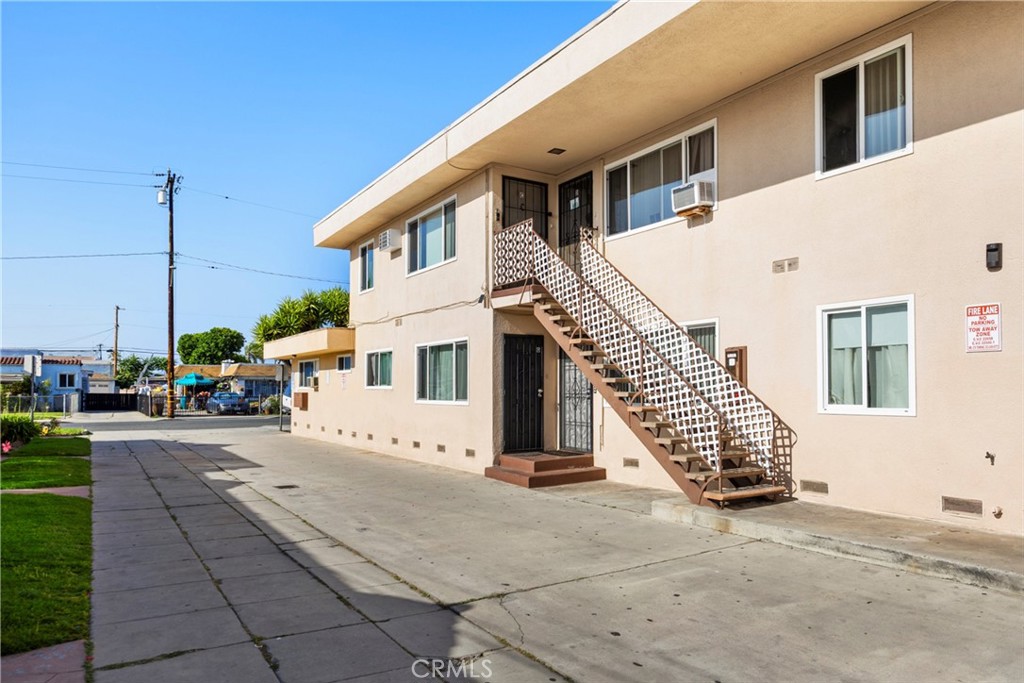 Lynwood, California, 90262, United States, ,Residential,For Sale,2048561