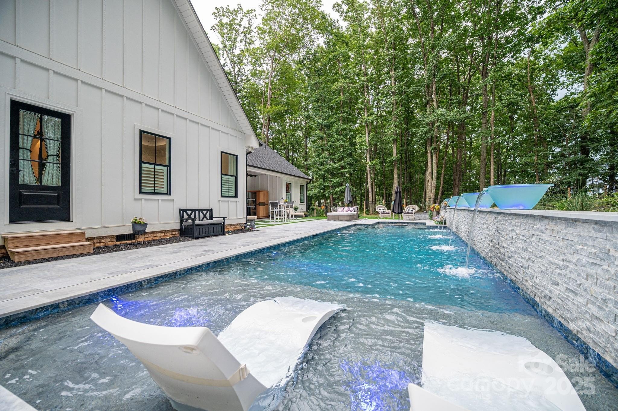 Lincolnton, North Carolina, 28092, United States, 4 Bedrooms Bedrooms, ,2 BathroomsBathrooms,Residential,For Sale,1944846