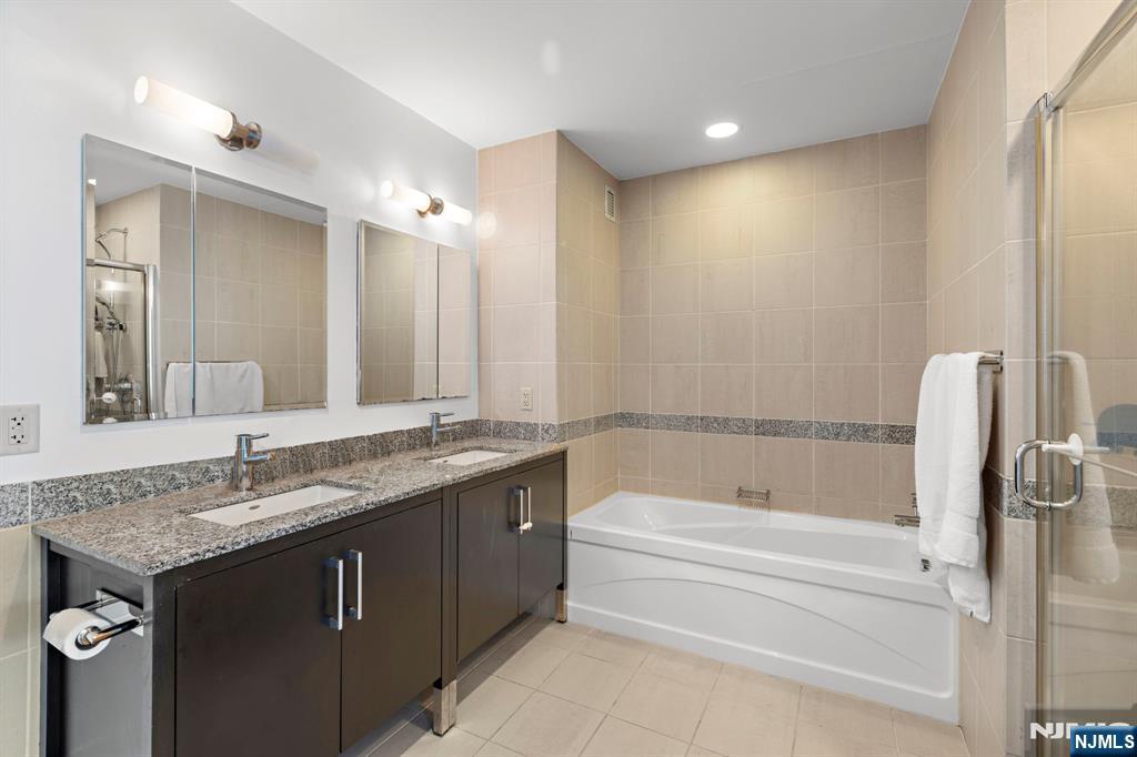 Jersey City, New Jersey, 07310, United States, 2 Bedrooms Bedrooms, ,2 BathroomsBathrooms,Residential,For Sale,1940399