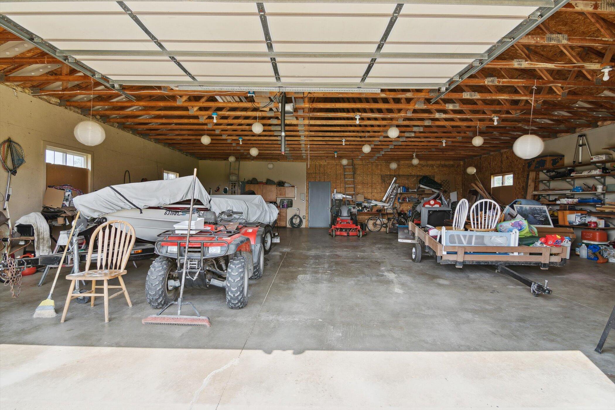 Hillsdale, Michigan, 49242, United States, 6 Bedrooms Bedrooms, ,4 BathroomsBathrooms,Residential,For Sale,1974672