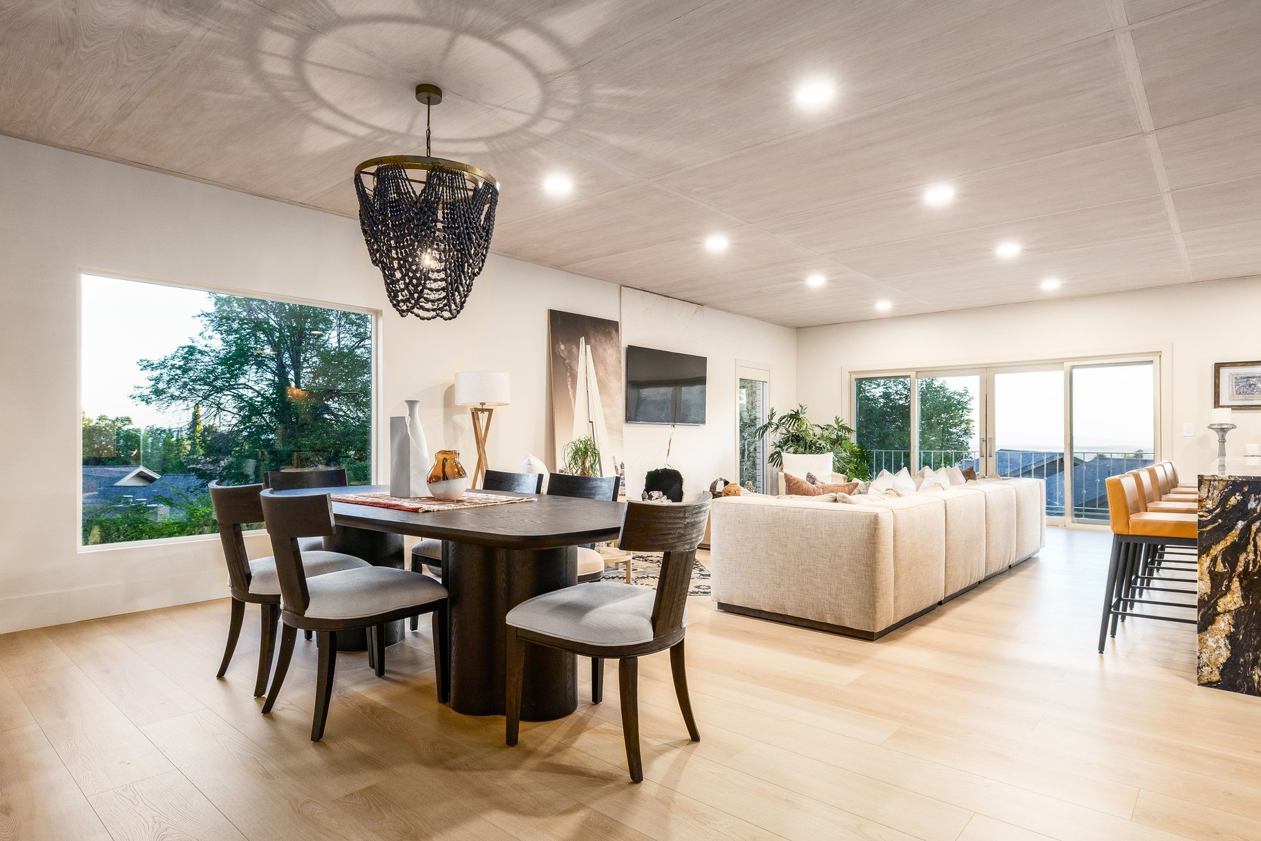 Fully Remodeled Entertainer