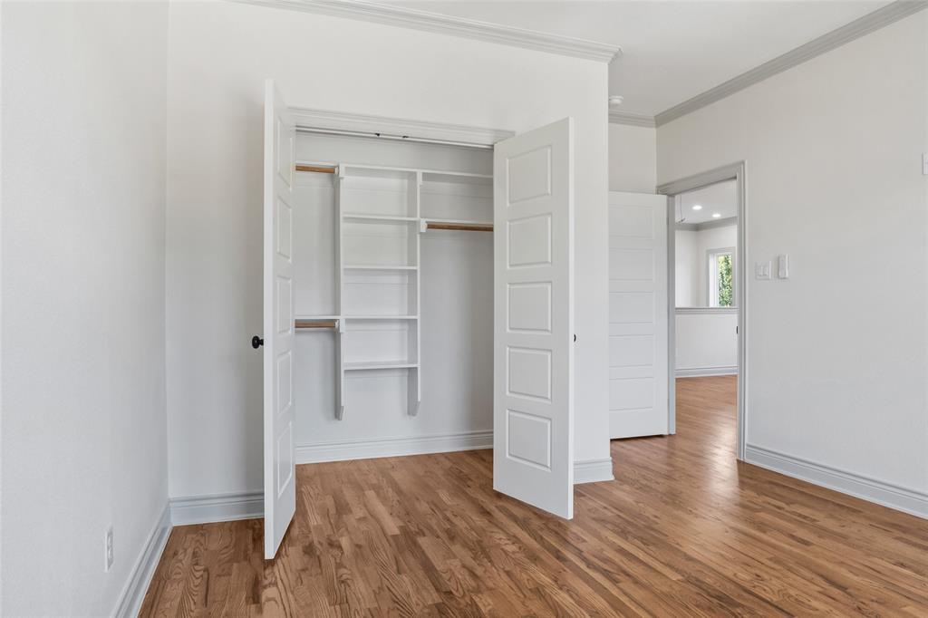 Dallas, Texas, 75212, United States, 4 Bedrooms Bedrooms, ,3 BathroomsBathrooms,Residential,For Sale,1930273