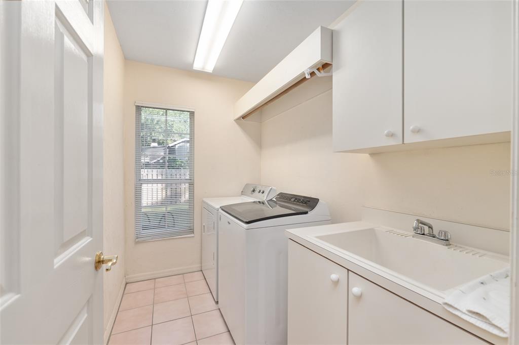 Gainesville, Florida, 32606, United States, 4 Bedrooms Bedrooms, ,3 BathroomsBathrooms,Residential,For Sale,1989601