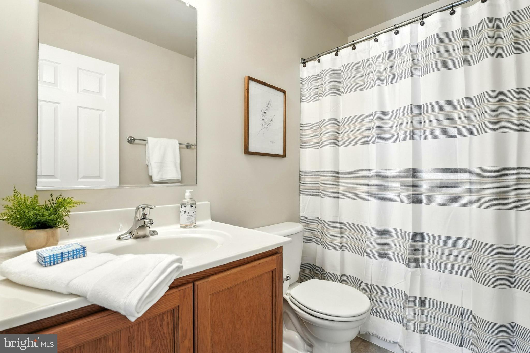 Warrenton, Virginia, 20186, United States, 3 Bedrooms Bedrooms, ,3 BathroomsBathrooms,Residential,For Sale,1930578