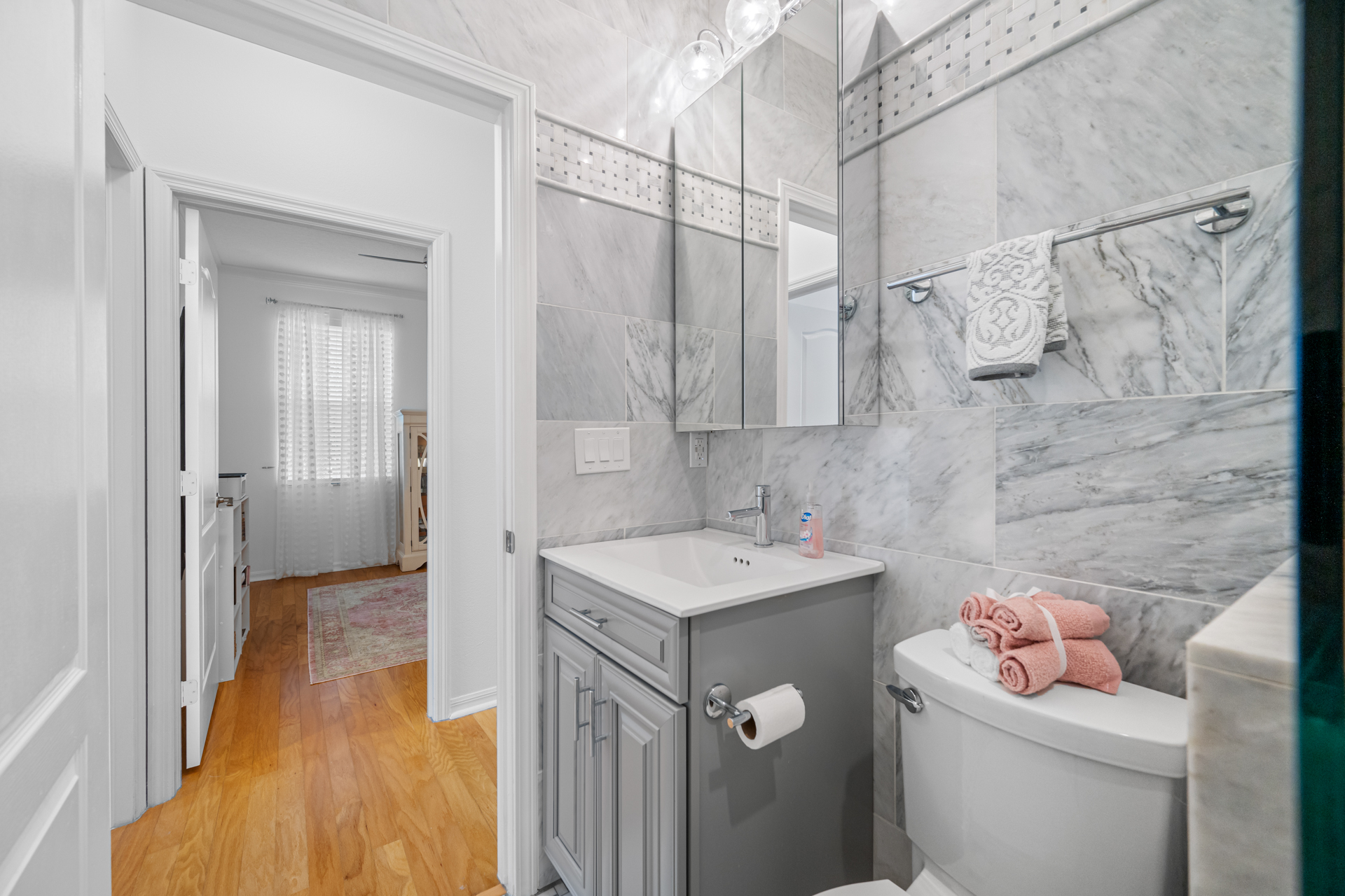 St Petersburg, Florida, 33701, United States, 3 Bedrooms Bedrooms, ,3 BathroomsBathrooms,Residential,For Sale,1979371