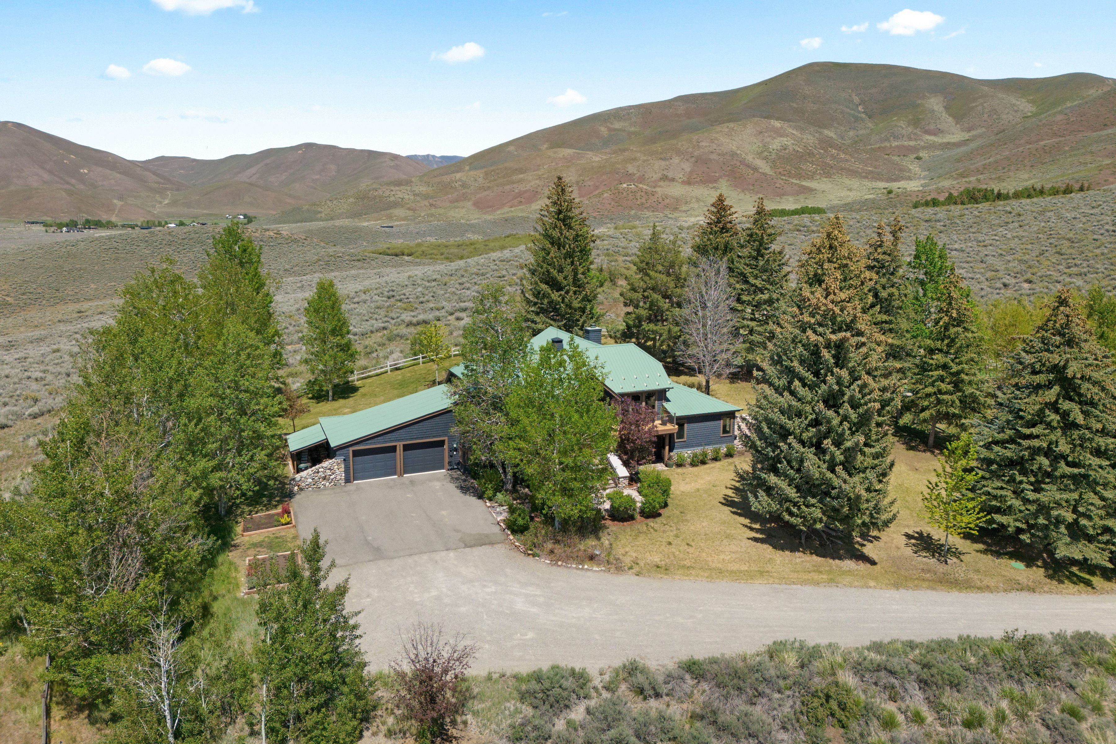 Canyon View Home on 5+ Acres with Pickleball Court - 物件實景
