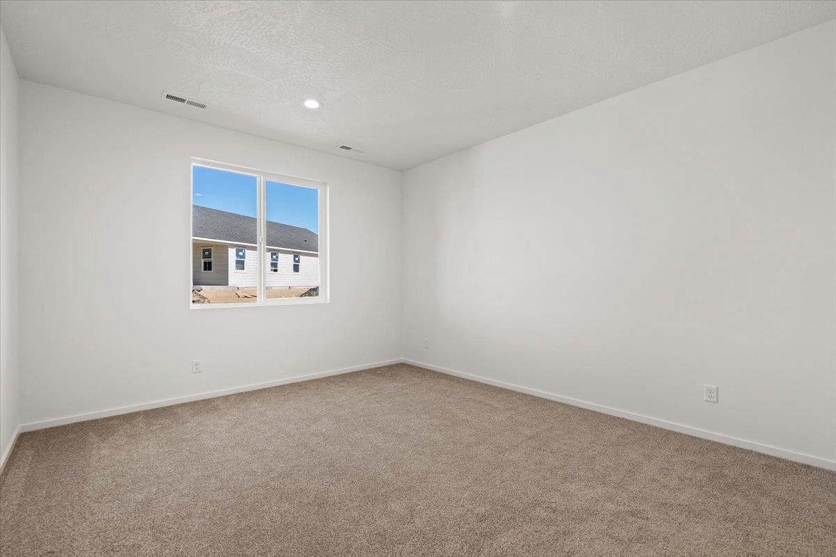 Deer Park, Washington, 99006, United States, 3 Bedrooms Bedrooms, ,2 BathroomsBathrooms,Residential,For Sale,1877408