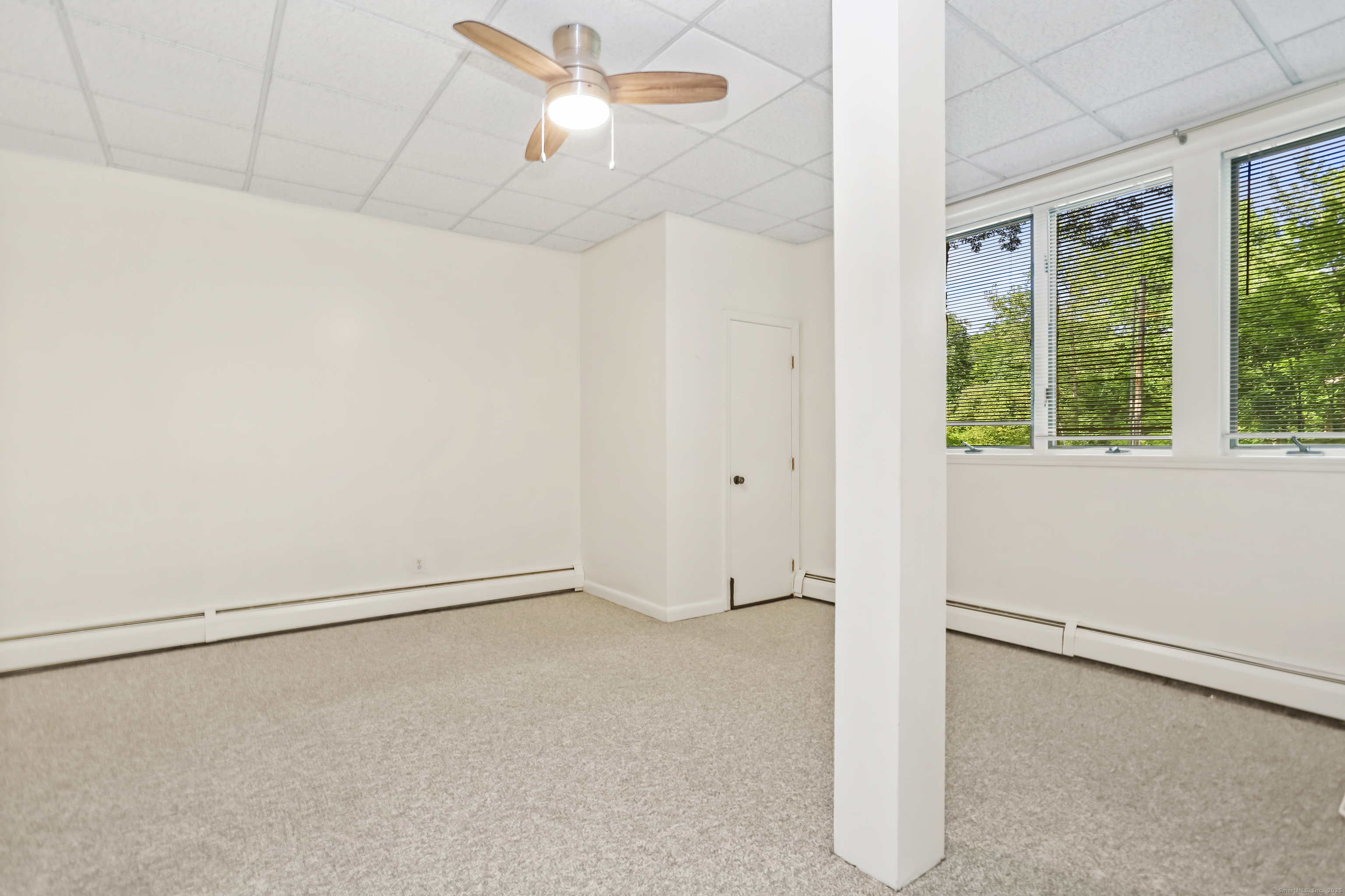 Trumbull, Connecticut, 06611, United States, 4 Bedrooms Bedrooms, ,4 BathroomsBathrooms,Residential,For Sale,1938522