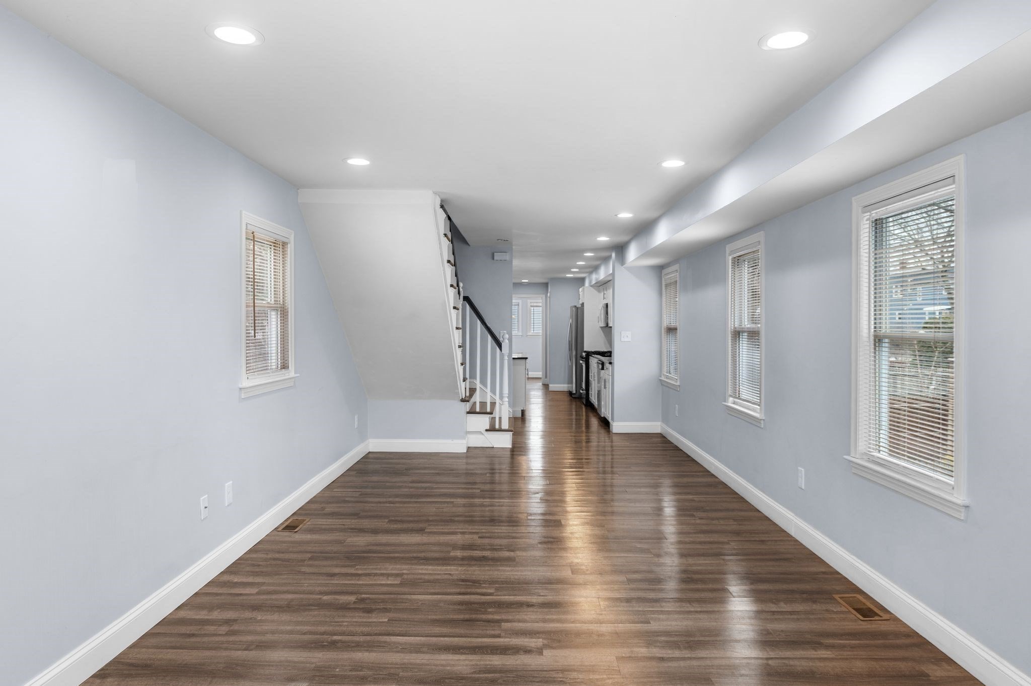 Revere, Massachusetts, 02151, United States, 2 Bedrooms Bedrooms, ,3 BathroomsBathrooms,Residential,For Sale,2008626