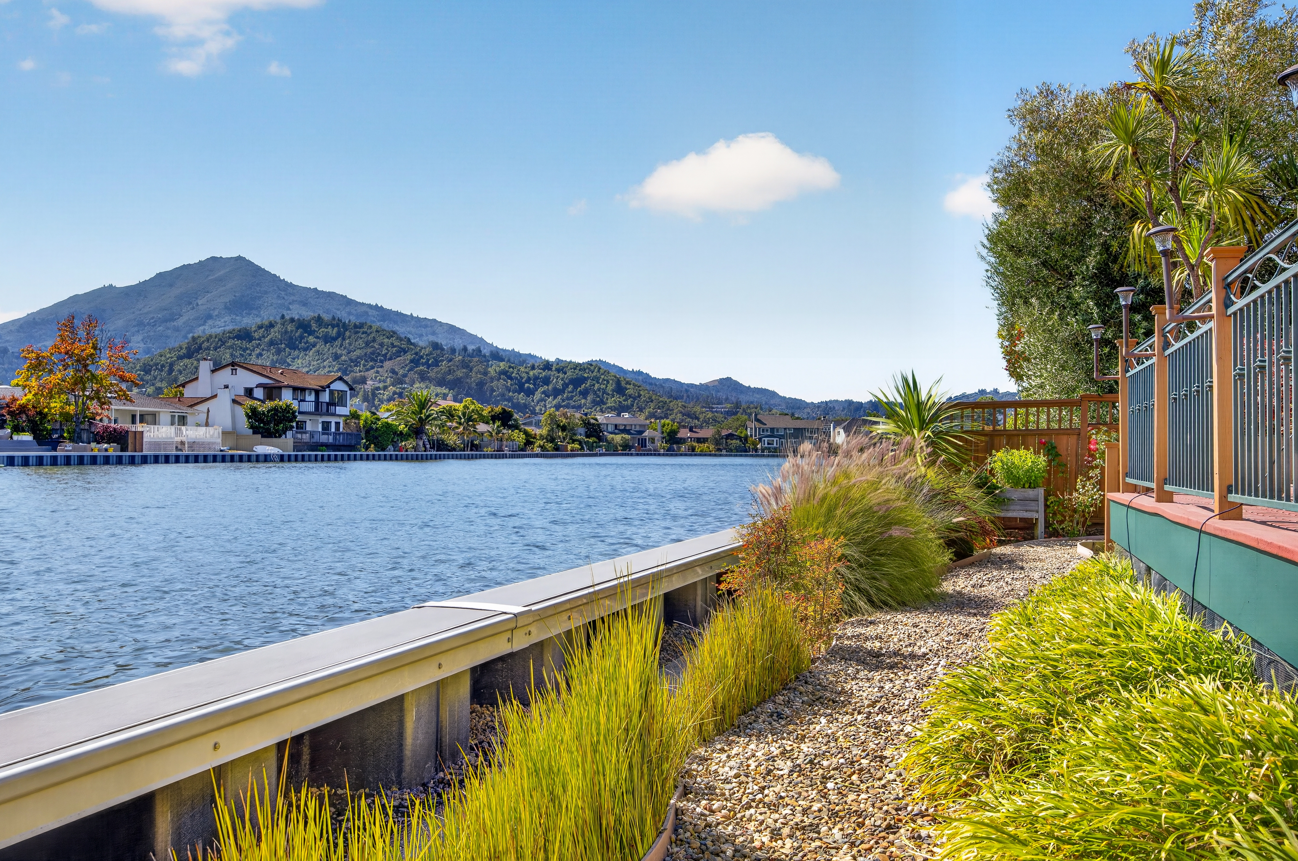  Waterfront Living on the Larkspur Lagoon - 物件實景