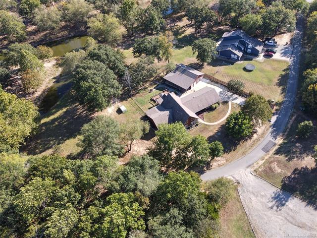 Eufaula, Oklahoma, 74432, United States, 3 Bedrooms Bedrooms, ,3 BathroomsBathrooms,Residential,For Sale,1987326